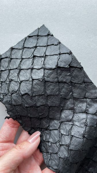 Лоскут пираруку, чорний 000002672 фото