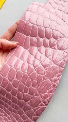 Лоскут шкіри крокодила, рожевий 000000676 фото