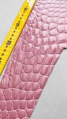 Лоскут шкіри крокодила, рожевий 000000677 фото