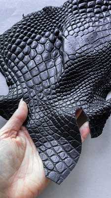 Лоскут шкіри крокодила, чорний 000002982 фото