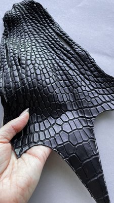 Лоскут шкіри крокодила, чорний 000002978 фото