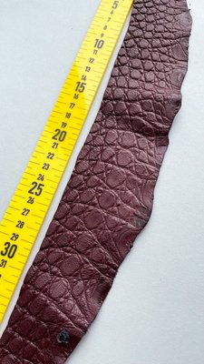 Лоскут шкіри крокодила, винний 000000556 фото