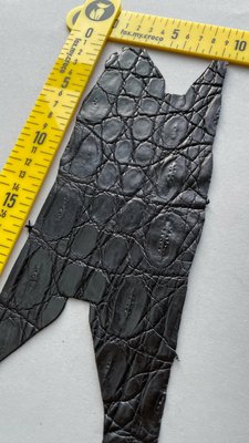 Лоскут шкіри крокодила, чорний 000002067 фото