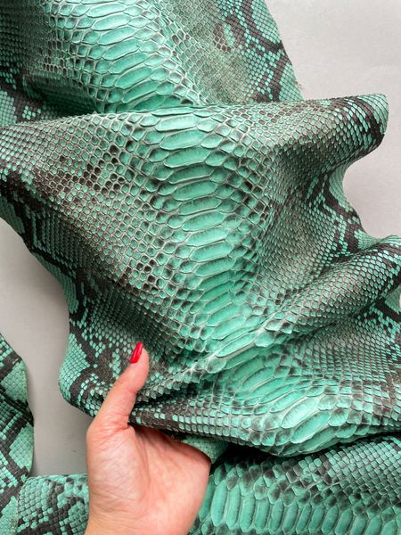 Python skin, emerald 225 сm (available for cut from 20cm)