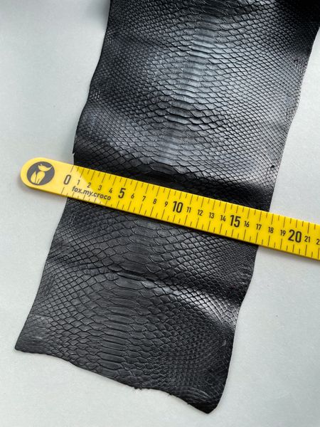 Python skin, black 151 cm (available for cut from 20cm)