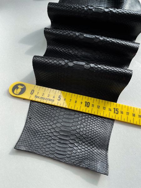 Python skin, black 151 cm (available for cut from 20cm)