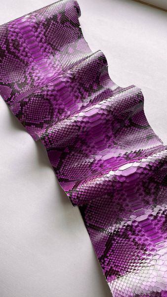 Python skin, lilac 125 cm (available for cut from 20cm)