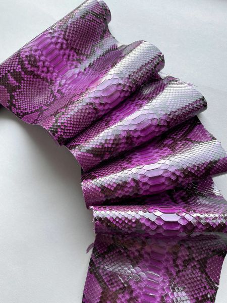 Python skin, lilac 125 cm (available for cut from 20cm)