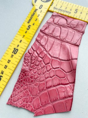 Лоскут шкіри крокодила, темно-рожевий 000000502 фото