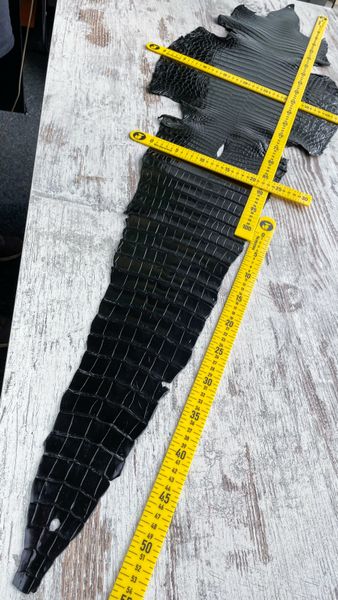 Crocodile skin, black, 39 cm