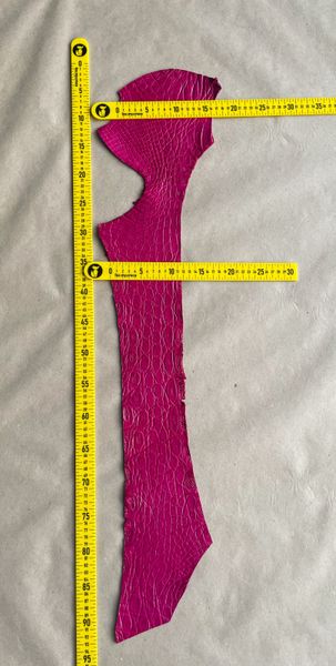 Kaiman flank, fuchsia colour