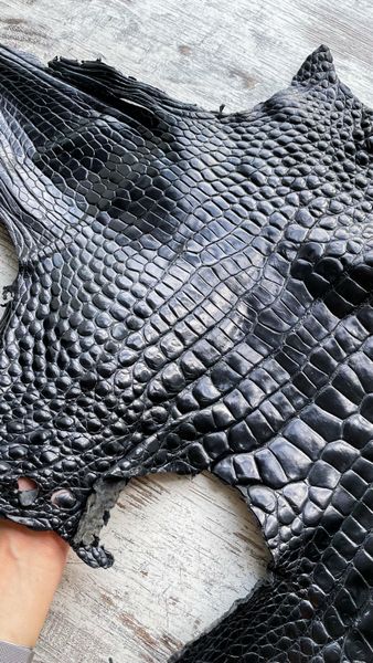 Crocodile skin, black, 42 cm