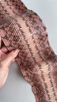 Water snake skin, pink