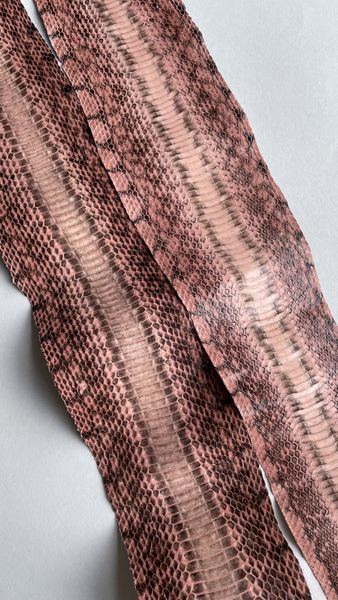 Water snake skin, pink