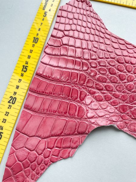 Crocodile leather piece, dark pink