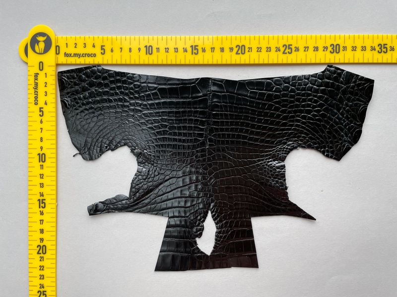 Лоскут шкіри крокодила, чорний 000000928 фото