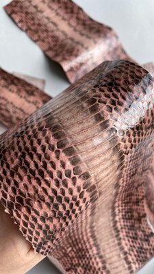 Water snake skin, pink