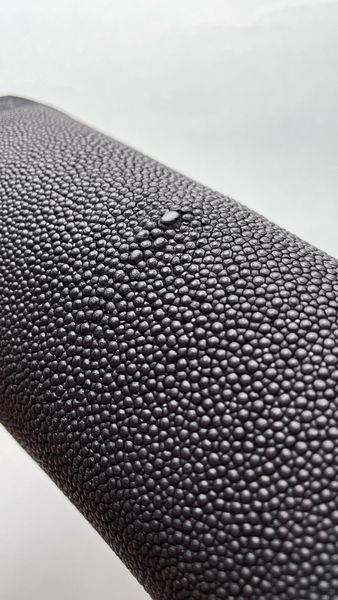 Round Stingray, non-sanded, black