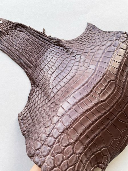 Crocodiles' neck, Mocha color