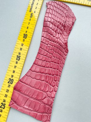 Crocodile leather piece, dark pink