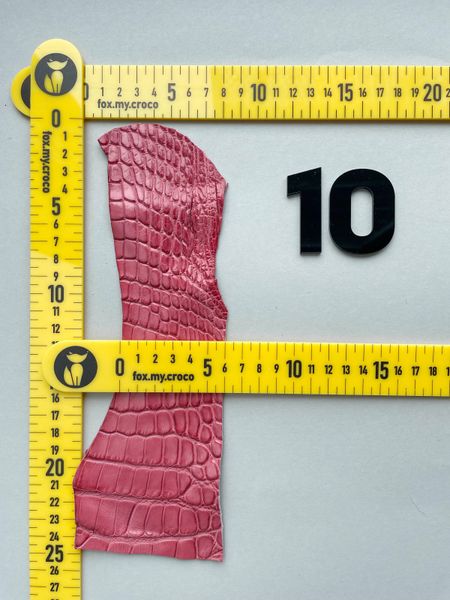 Crocodile leather piece, dark pink