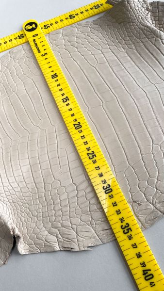 Шкура нільського крокодила холодний бежевий, 33 см 000000097 фото