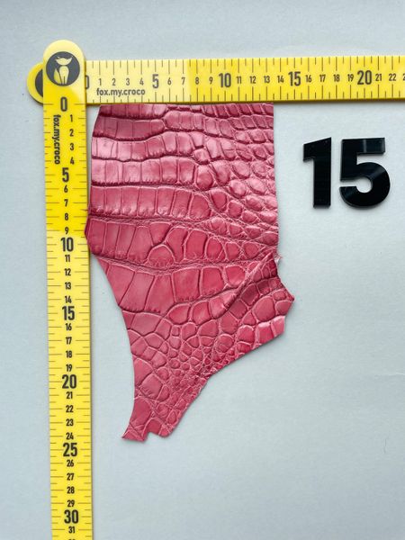 Crocodile leather piece, dark pink