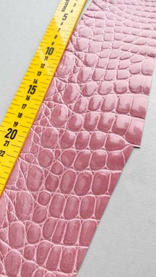 Лоскут шкіри крокодила, рожевий 000000674 фото