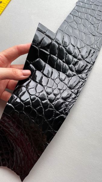 Crocodile leather piece, black